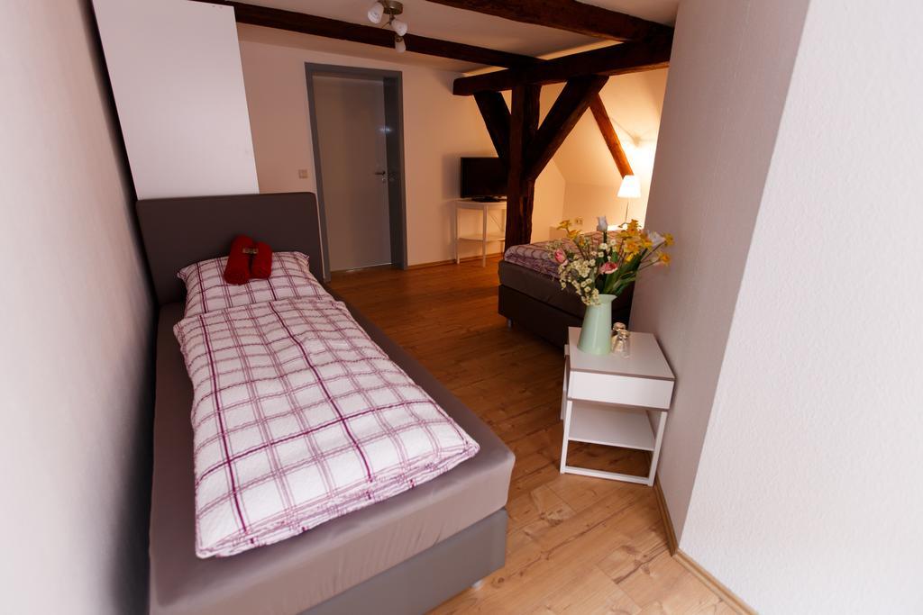 Pension Altes Burghotel Нойштадт-Ґлеве Номер фото